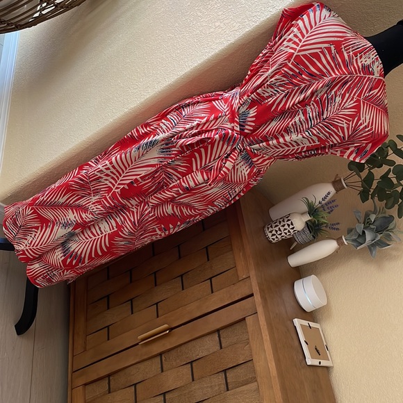 Cupshe Emmy Leafy Wrap Dress - Picture 3 of 8